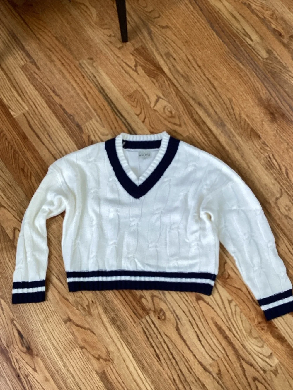 White Cable Knit V-Neck Sweater with Navy Trim - Women - Picture 4 of 4